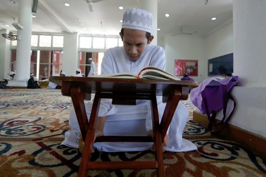 Autistic Student Proves Disability Is No Barrier As He Completes Memorization of the Quran