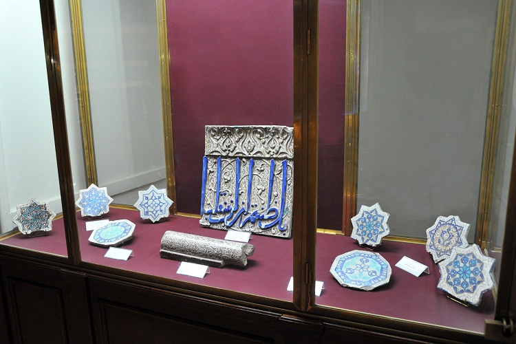 وسایل روشنایی موزه آستان قدس؛ روشنی‌بخش صحن و سرای حضرت رضا(ع) در روزگار گذشته‌