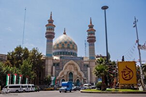 Blick auf die Imam Sadiq (AS)-Moschee in Teheran