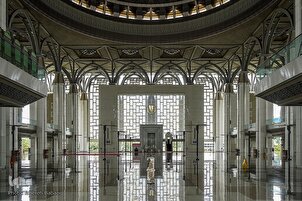 Malaysia’s Iron Mosque in Pictures