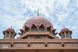 Malaysia’s Putra Mosque in Pictures