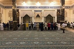 Mosques in UAE Hold Prayers without Social Distancing for First Time since Pandemic