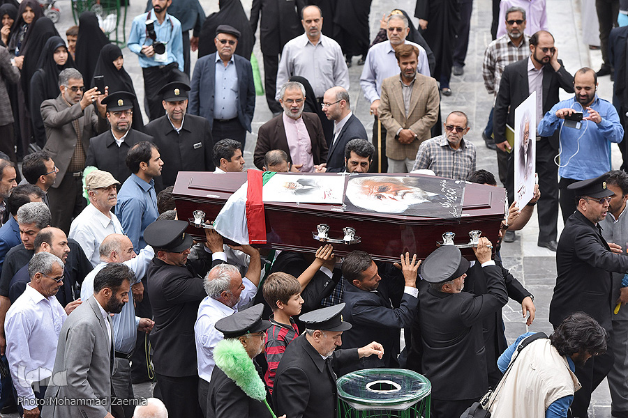 ترانه طواف در حرم؛ آخرین سروده پدر شعر انقلاب ترانه طواف در حرم؛ آخرین سروده پدر شعر انقلاب