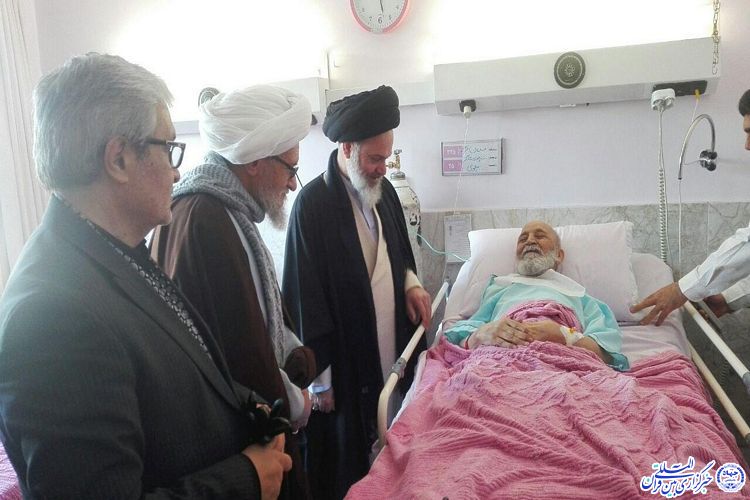 عیادت جمعی از علمای دینی و مسئولان کشوری از آیت الله علوی شریعتمدار در مشهد عیادت جمعی از علمای دینی و مسئولان کشوری از آیت الله علوی شریعتمدار در مشهد