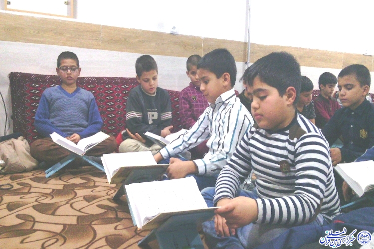 روشن کردن چرغ راه پدر در خانه فرهنگ و قرآن سبزوار