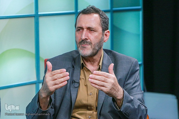 دیوان شمس تفکر عمیق مولوی است و محصور بر پند و تعلیم نیست