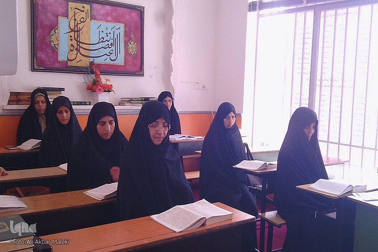 یک دارالقرآن برای 300 هزار نفر/ معلمانی آماده برای تدریس و نبود محل تدریس یک دارالقرآن برای 300 هزار نفر/ معلمانی آماده برای تدریس و نبود محل تدریس