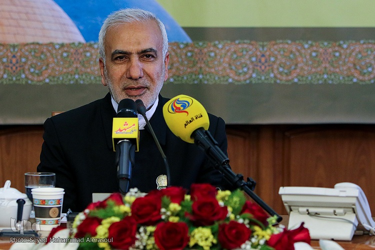 سردار سلیمانی همیشه در مقابل خدا و امام رضا(ع) چیزی جز شهادت را نمی&zwnj;خواست