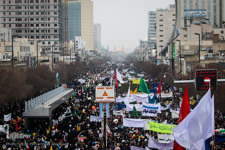 اتحاد و حضور آگاهانه مردم، نظام را حفظ می&zwnj;کند