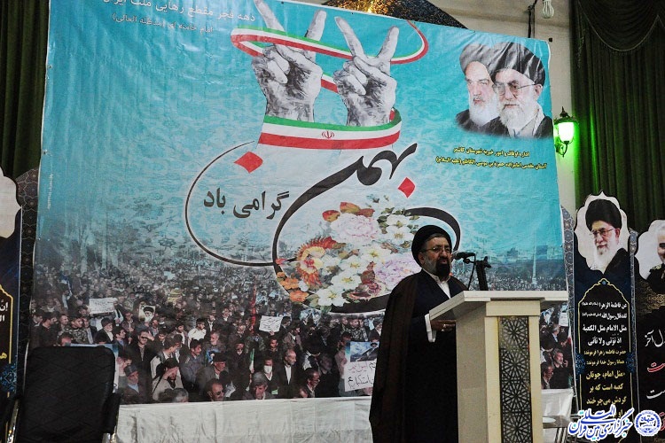 پوششی 22 بهمن//انقلاب اسلامی ما را از بندگی فرعونیان و شاه نجات داد