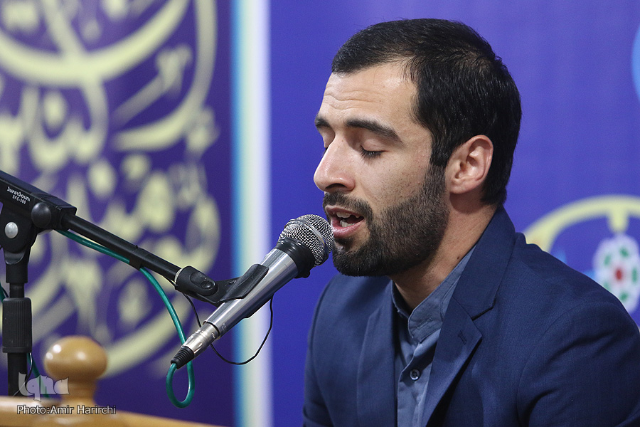 تلاوت هادی اسفیدانی از سوره &laquo;زخرف&raquo;