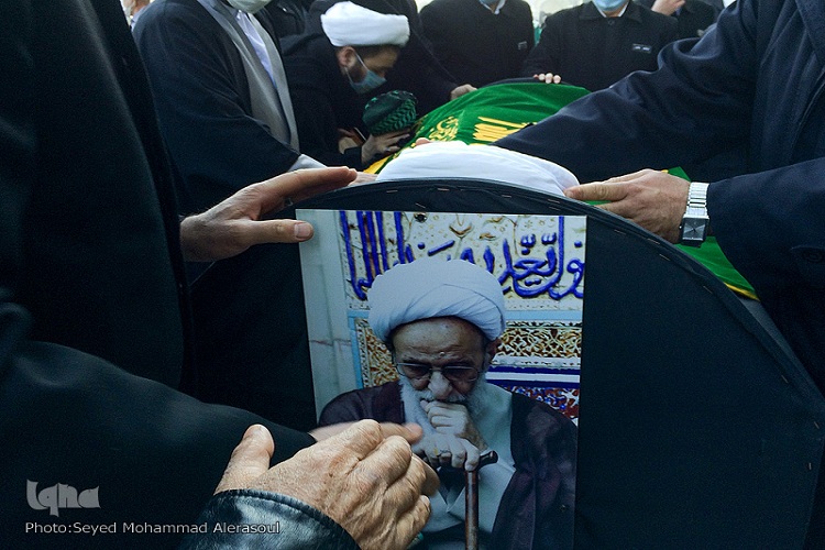 مراسم وداع با پیکر آیت&zwnj;الله مصباح یزدی در حرم رضوی برگزار شد
