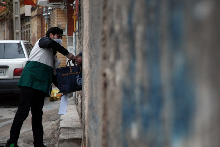 اقدامات یک ساله مدیریت امور مجاورین بنیاد کرامت رضوی به مردم حاشیه شهر مشهد