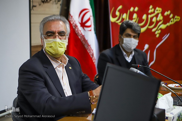 زائران سفر به مشهد را به تعویق بیاندازند