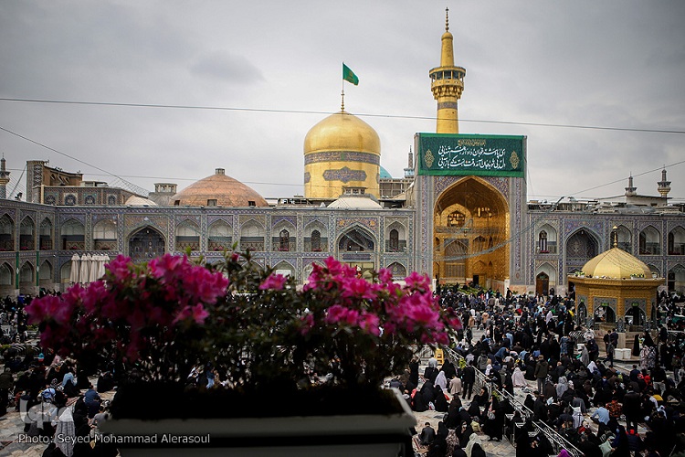 طنین دعای تحویل سال 1400 در آسمان بهشت هشتم