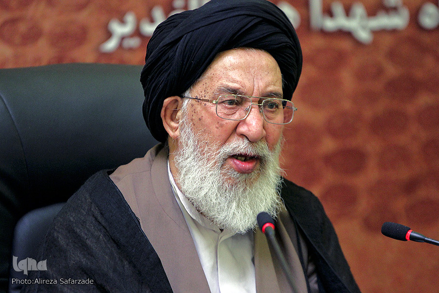 ثروت بدون تربیت، عامل گرفتاری انسان به غرور