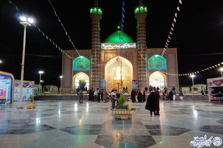 حضور در فضای بیرونی اماکن مذهبی و زیارتی کاشمر با رعایت پروتکل&lrm;های بهداشتی