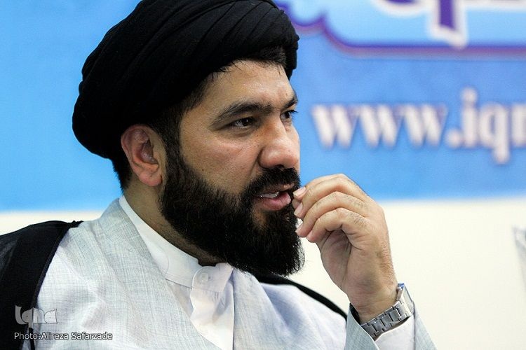 بسیاری از سنگرهای شعر آئینی و ارزشی خالی است