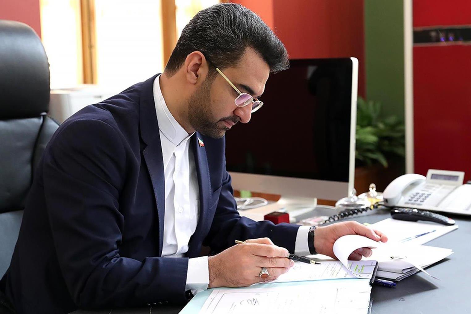 چون ابر در فراق تو خون گریه می‌کنند