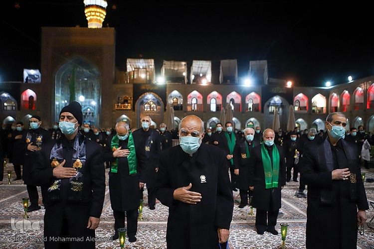 اشک ماتم عزاداران در شام غریبان خورشید خراسان