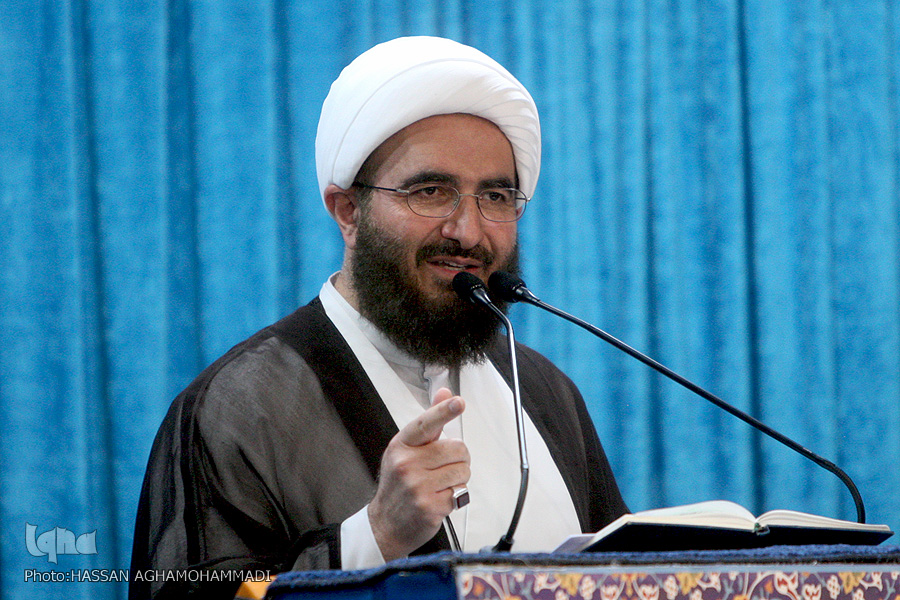 شهید سلیمانی و علامه مصباح یزدی(ره) نعمت ولایت فقیه را به درستی شناختند