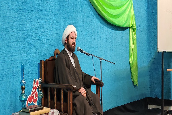 حضرت زهرا(س)؛ محور خلقت و هدایت مخلوقین