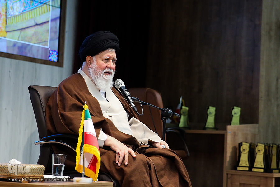 آیتالله سیداحمد علمالهدی، نماینده ولیفقیه در خراسان رضوی و امام جمعه مشهد آیتالله سیداحمد علمالهدی، نماینده ولیفقیه در خراسان رضوی و امام جمعه مشهد