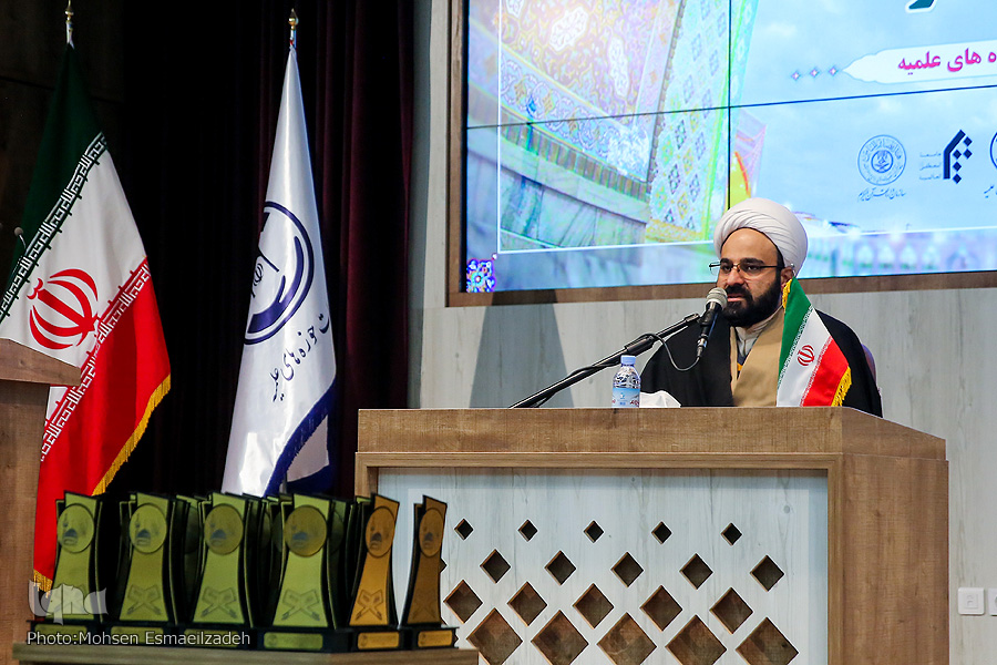 حجتالاسلام والمسلمین احسان علاییان، معاون معیشت و خانواده مرکز خدمات حوزههای علمیه حجتالاسلام والمسلمین احسان علاییان، معاون معیشت و خانواده مرکز خدمات حوزههای علمیه