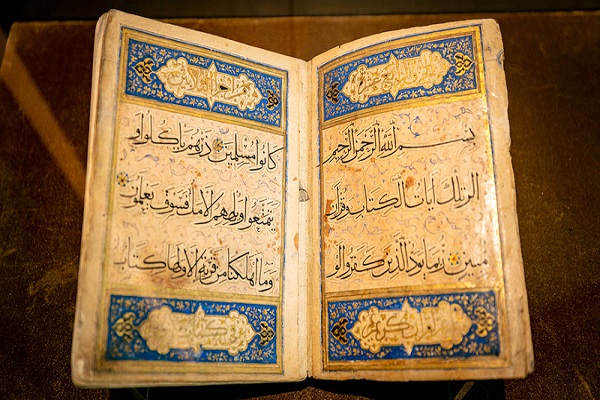 نمایش صدها نسخه خطی نادر قرآن در شارجه