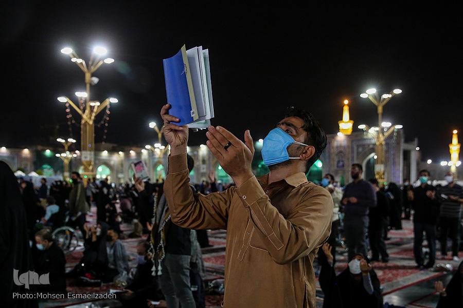 طنین دعای جوشن&zwnj;کبیر در حریم رضوی