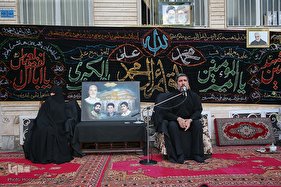 روضه حسینی در جوار مادر شهیدان جعفری‌نیا