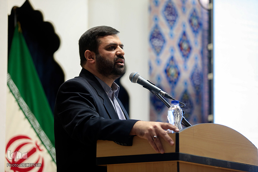 اثرگذاری در جامعه با ایجاد هویت جمعی میسر می‌شود