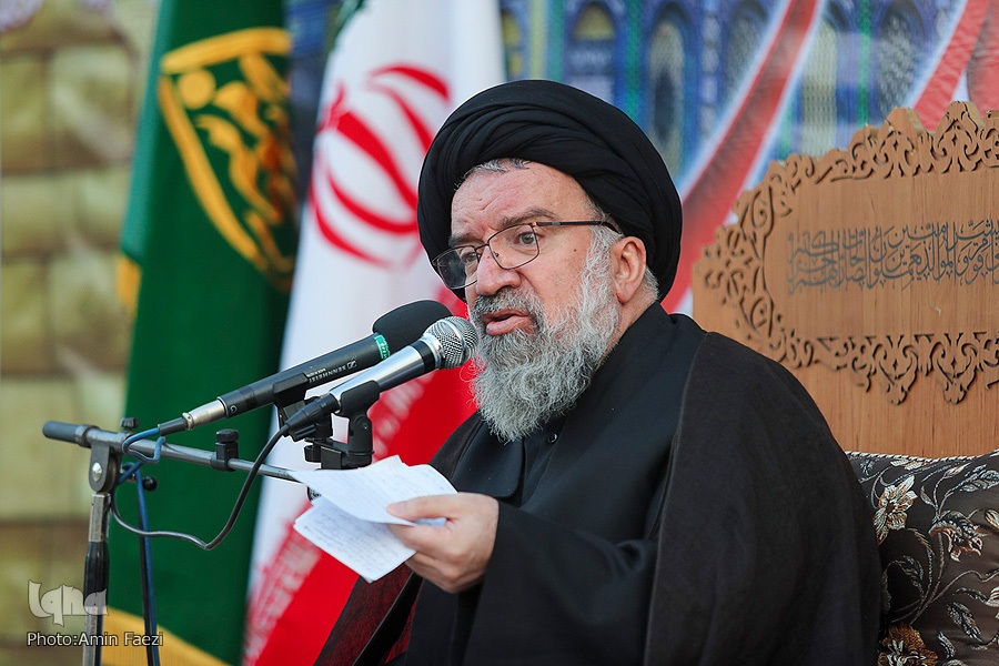  آیت&zwnj;الله سیداحمد خاتمی، امام جمعه موقت تهران و عضو مجلس خبرگان رهبری