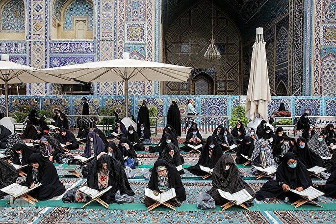 فیلم | مراسم جزءخوانی قرآن در حرم رضوی