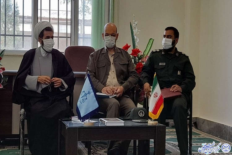 براتعلی محمدی، رئیس دادگستری خوشاب مصطفی ذوالفقاری، فرمانده ناحیه مقاومت بسیج سپاه خوشاب حجت&zwnj;الاسلام مرتضی تیجانی، امام&zwnj; جمعه خوشاب