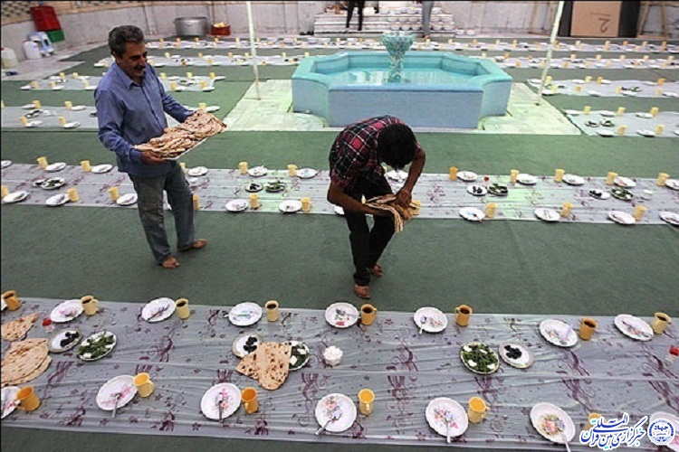 سفره&zwnj;های افطاری ساده امام&zwnj;زاده سید حمزه(ع)