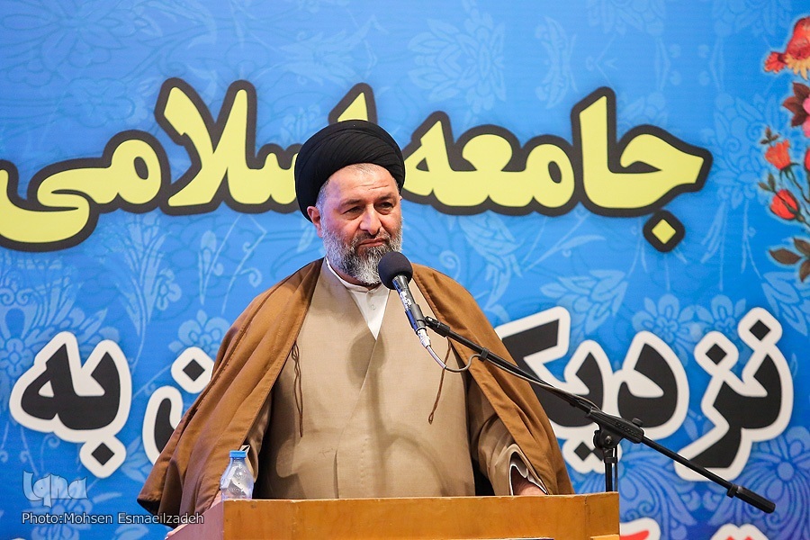 حجت‌الاسلام سیدعلیرضا دیانی، نماینده ولی‌فقیه در فراجا، رئیس سازمان عقیدتی سیاسی انتظامی جمهوری اسلامی ایران