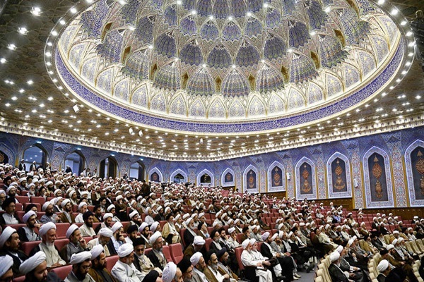 چرا حوزه‌های علمیه و دانشگاه‌ها در ترویج حفظ و قرائت قرآن سهیم نمی‌شوند