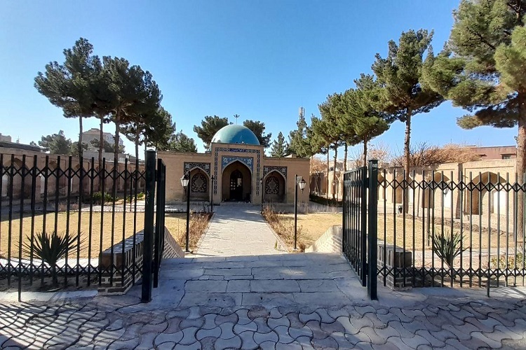 آرامگاه حاج ملاهادی سبوزاری