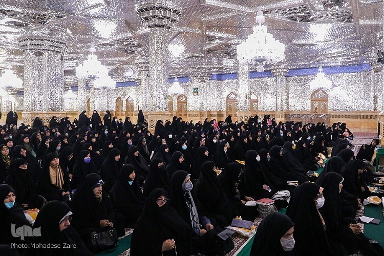گردهمایی ۱۰۰۰ نفری بانوان فعال قرآنی در حرم مطهر رضوی