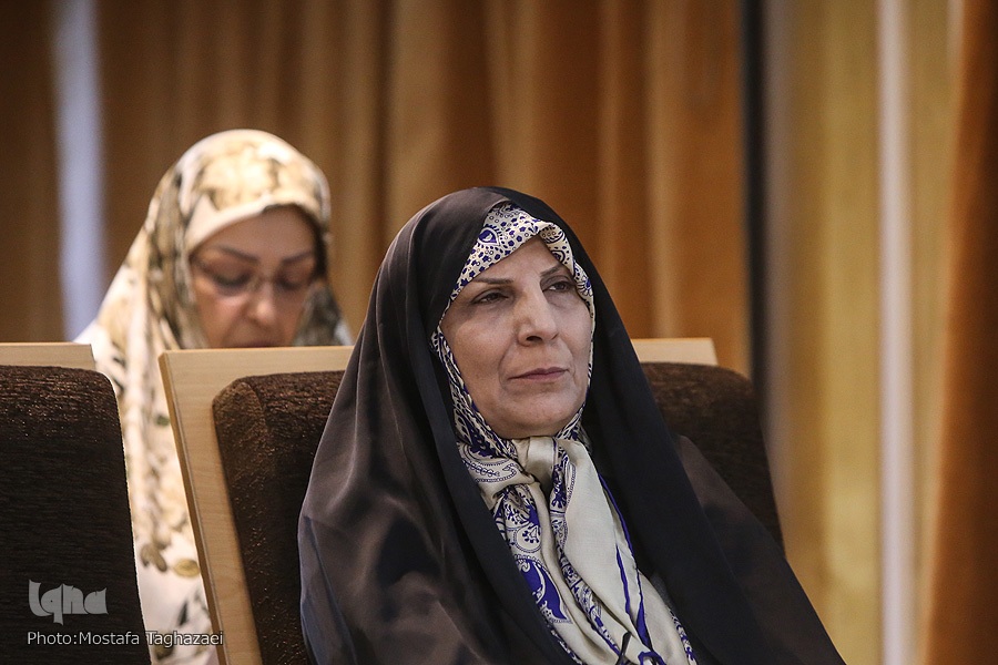  فروغ پارسا، عضو هیئت علمی پژوهشگاه علوم انسانی و مطالعات فرهنگی