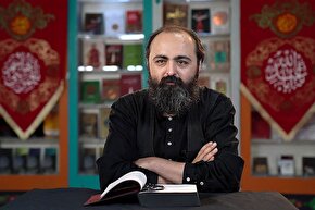 فیلم | مدح سیدالشهدا(ع) در شعر عمان سامانی