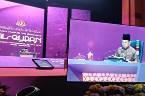 فیلم | تلاوت قاری مالزیایی در آخرین شب مسابقات قرآن مالزی