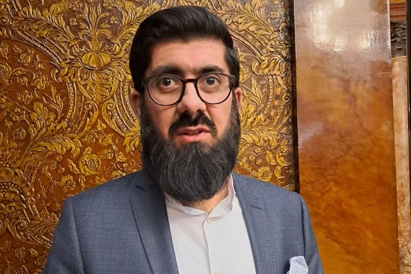 عمر افضل، فعال ضد تبعیض و عضو انجمن مساجد اسکاتلند