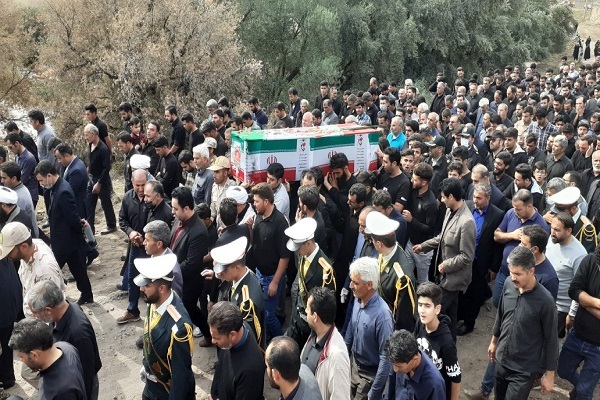 عکس | تشییع پیکر مطهر شهید «سیدمرتضی حسینی» در طارم