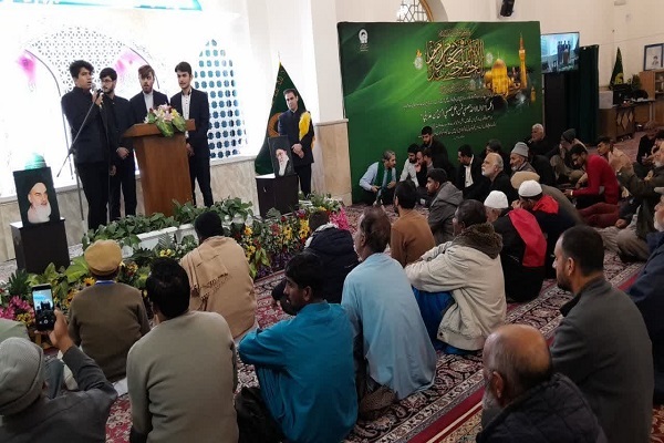 ویژه برنامه «نگین نبوت» با حضور زائران غیرایرانی برگزار شد + عکس