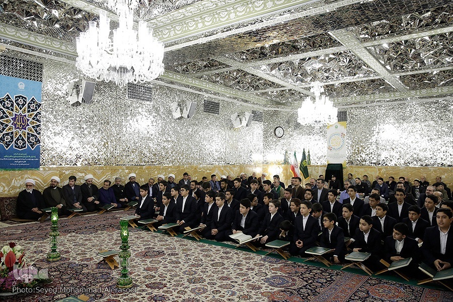 احترام به قرآن بر همگان مقدور و ضروری است