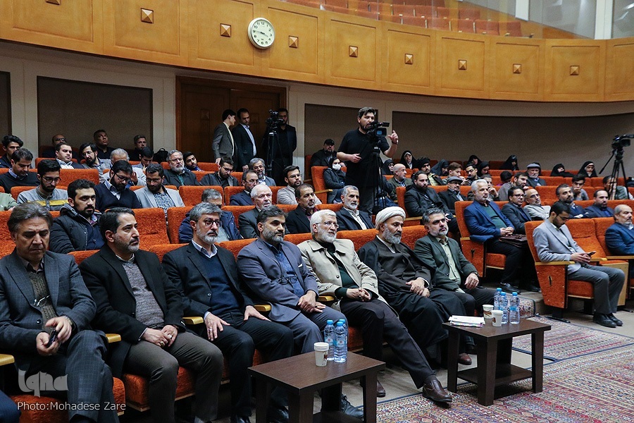 انقلاب اسلامی برای رسیدن به اهداف نیازمند فهم صحیح زمانه است انقلاب اسلامی برای رسیدن به اهداف نیازمند فهم صحیح زمانه است