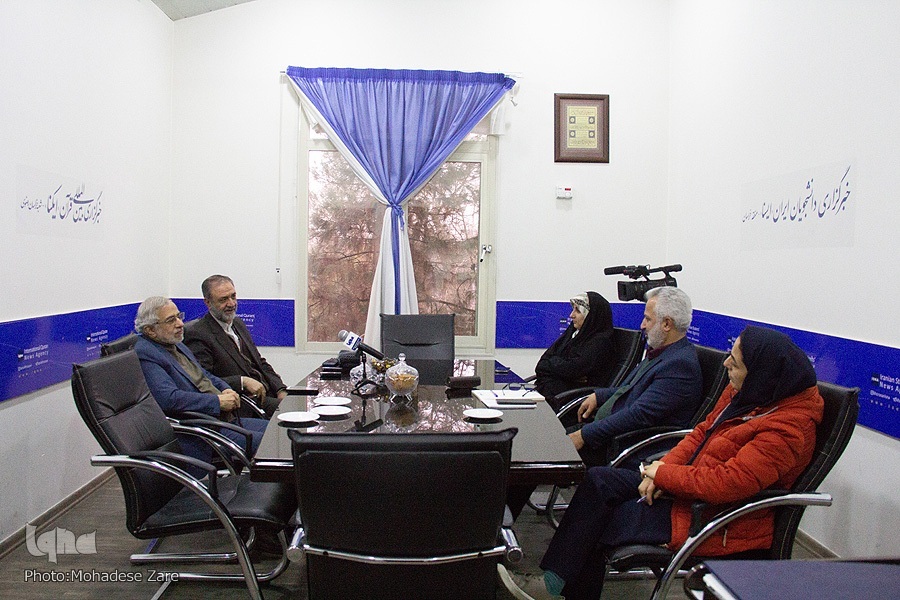 میزگرد ایکنای خراسان رضوی با موضوع «انتخابات»