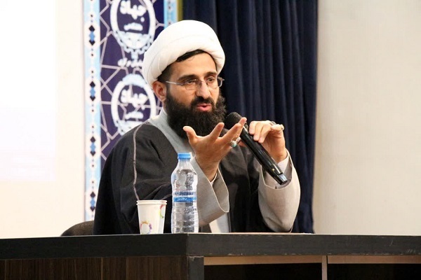 حجت‌السلام والمسلمین محسن مجتهدزاده قمی، معروف به شیخ قمی، مدیر سابق حوزه علمیه علی بن ابیطالب ویژه طلاب آمریکای لاتین